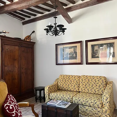 Castello Ala Lucia Lägenhet *