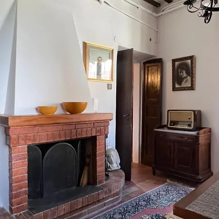 Castello Ala Lucia *